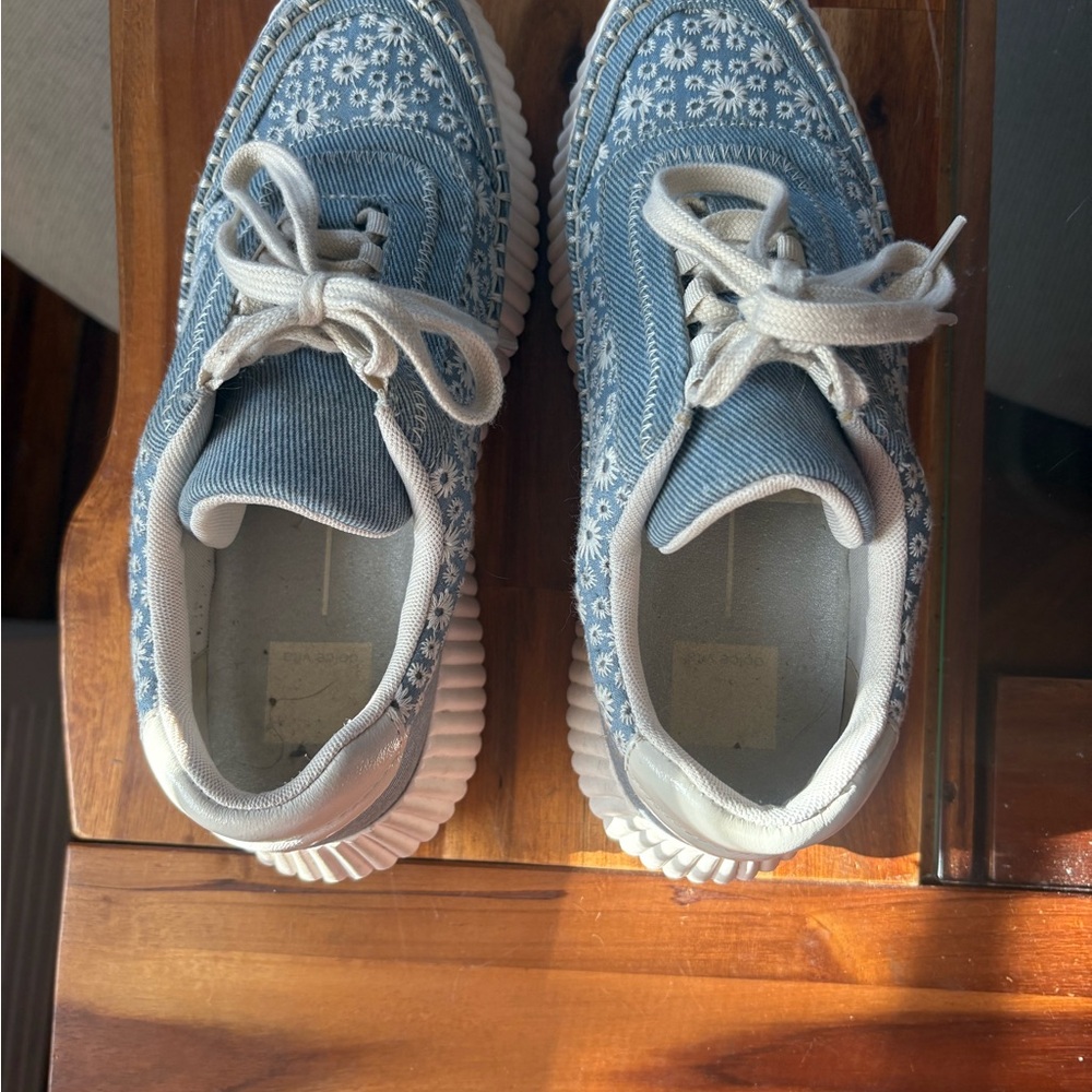 Women’s Blue Floral Denim Sneakers
